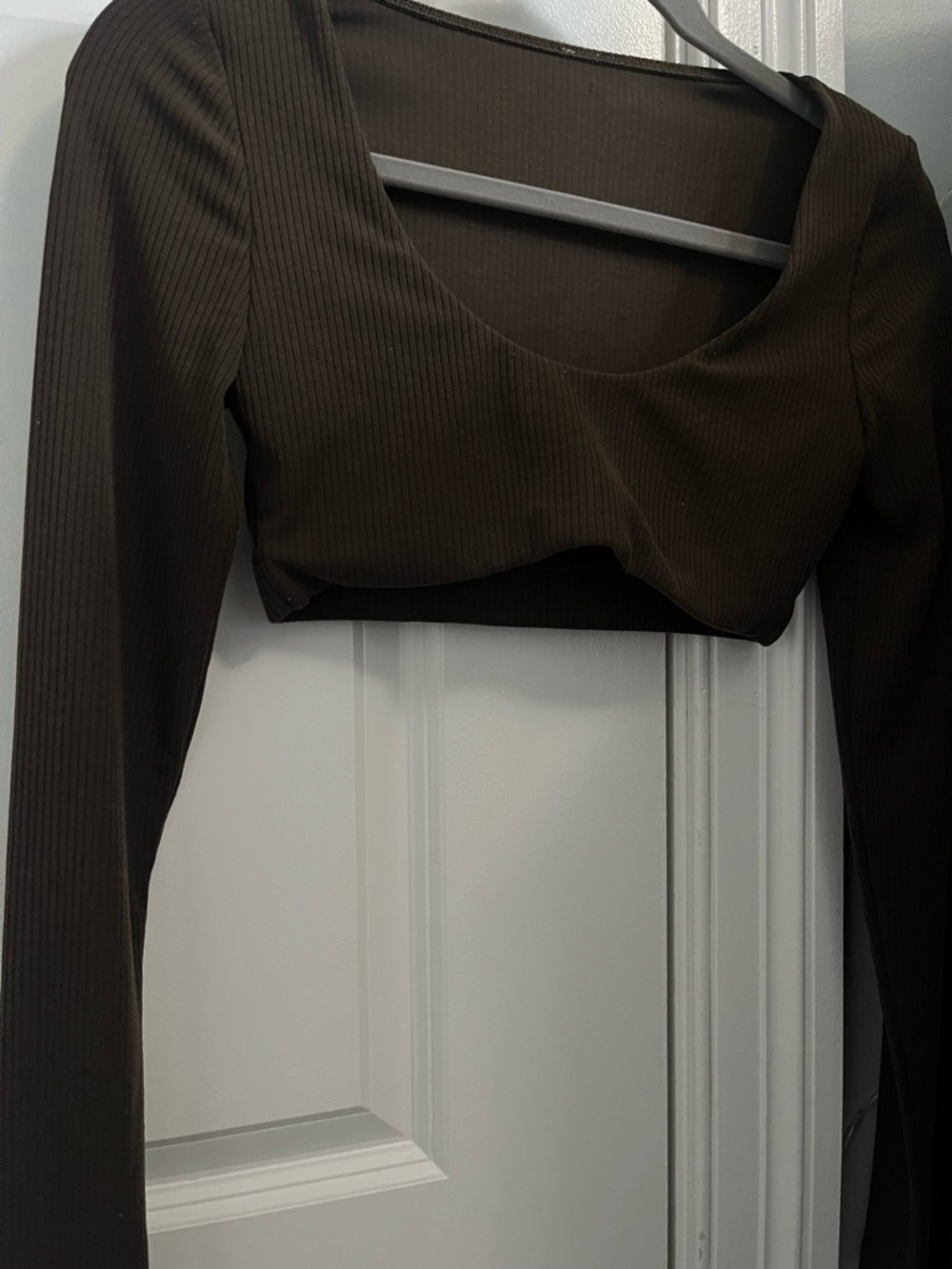 ALO Yoga Brown Ribbed Long Sleeve Crop Top - Picture 4 of 6